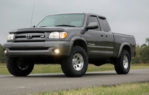 Toyota Tundra Suspension Lift Kit - Front - Rough Country - 2.5 Inch Leveling Spacer - '00-'06